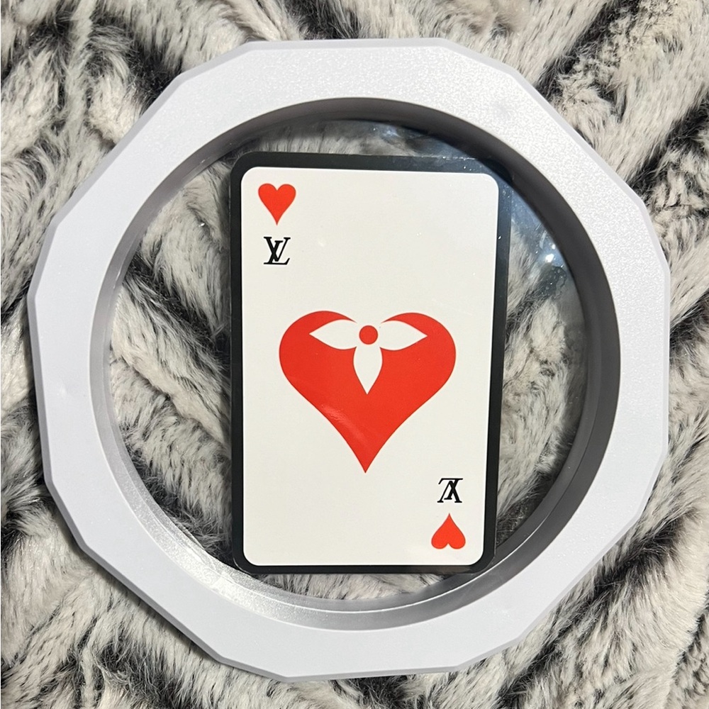 ♦️♥️♠️Louis Vuitton “GAME ON” Collectible Cards - Picture 4 of 5